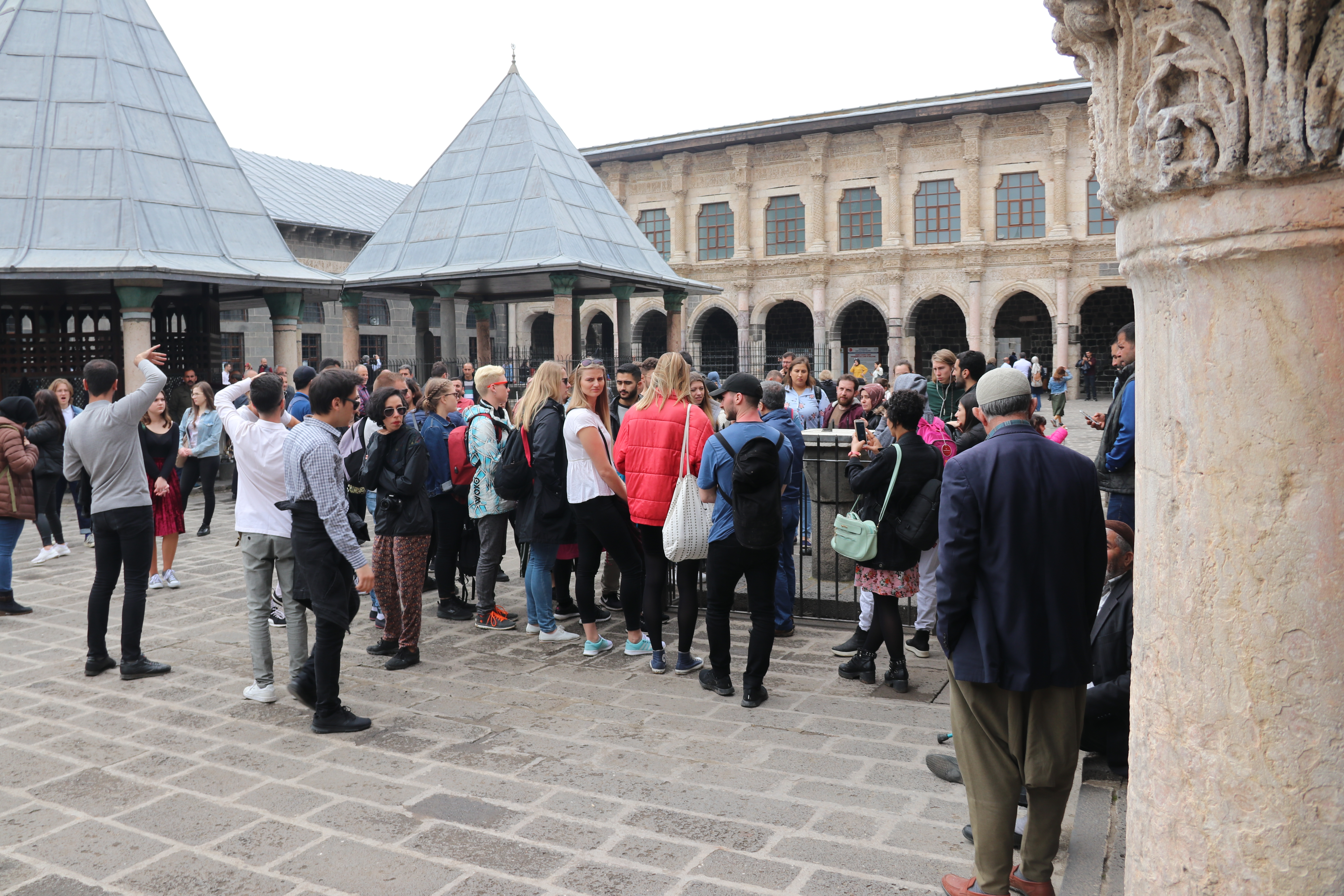  FOTO - Diyarbakır'a turist akını